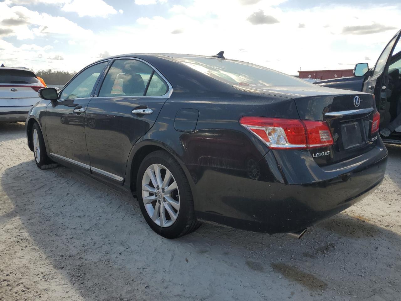 2011 Lexus ES - Image 2