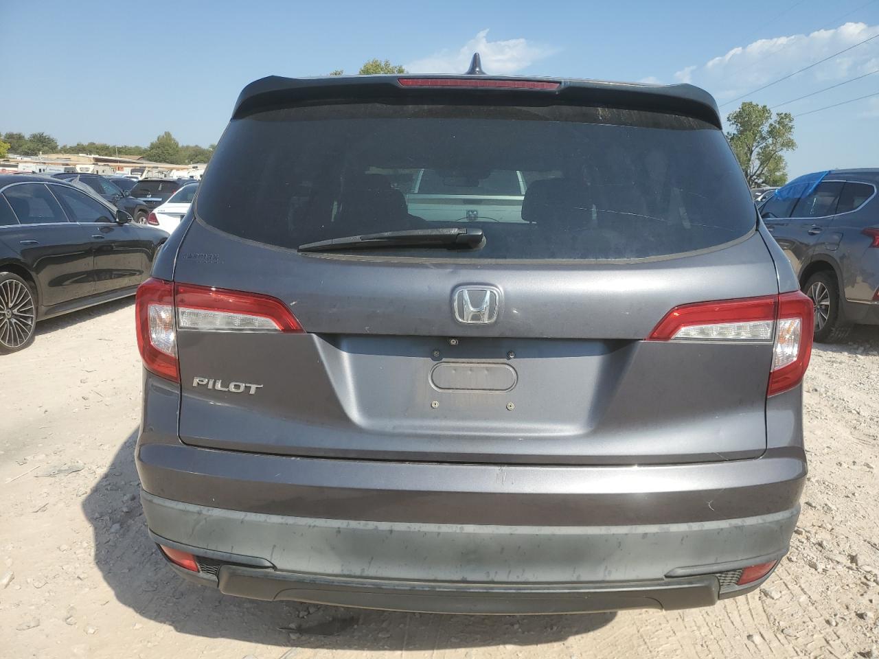 5FNYF5H14KB008795 2019 Honda Pilot Lx