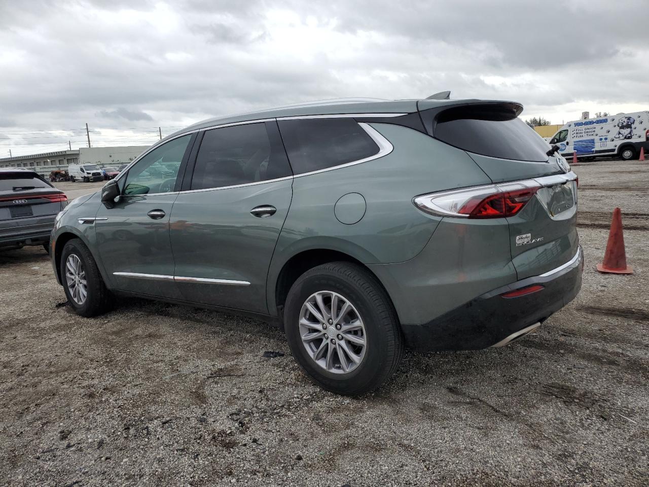 5GAERBKW1NJ169861 2022 BUICK ENCLAVE - Image 2