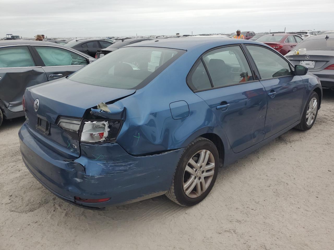 2018 Volkswagen Jetta - Image 3