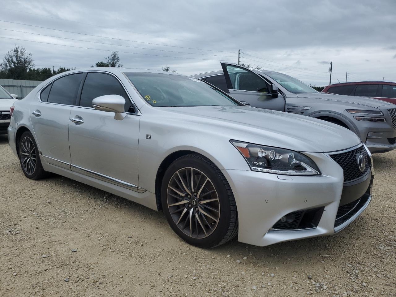 2014 Lexus LS - Image 4