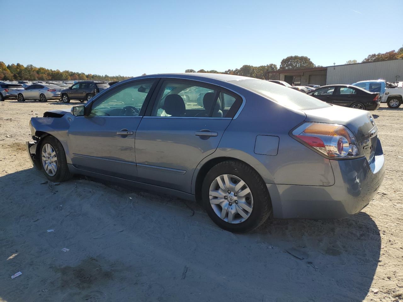 2010 Nissan Altima - Image 2