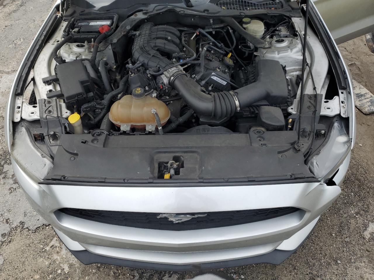 1FATP8EM1F5383080 2015 Ford Mustang