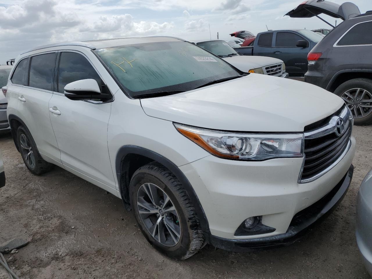 VIN 5TDKKRFH0GS137225 2016 TOYOTA HIGHLANDER no.4