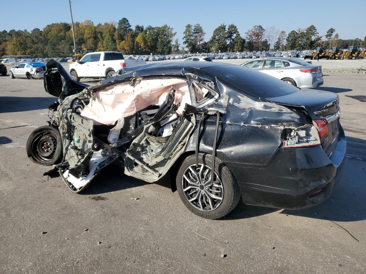 2018 Nissan Sentra - Image 2