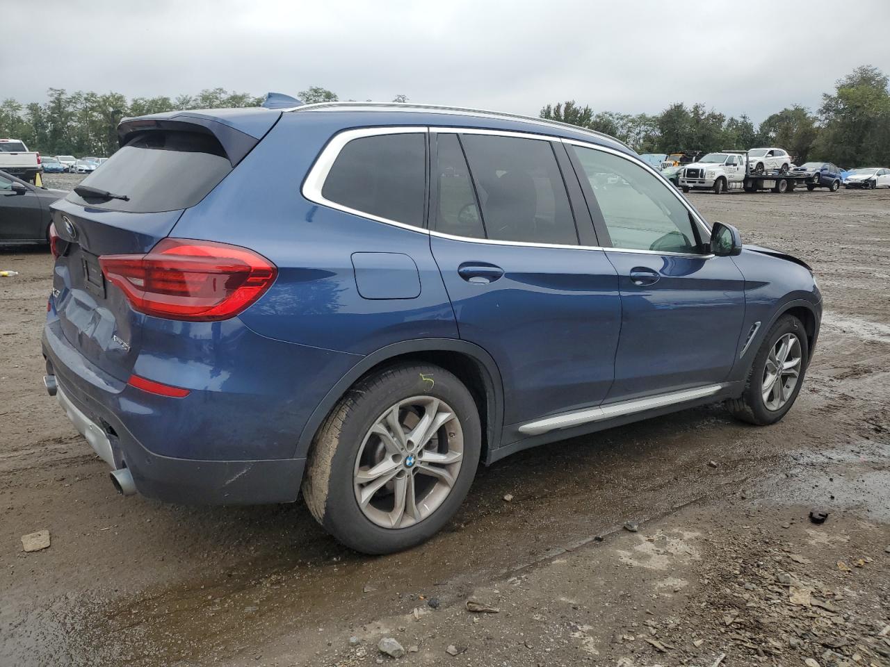 VIN 5UXTR9C50JLD73121 2018 BMW X3 no.3