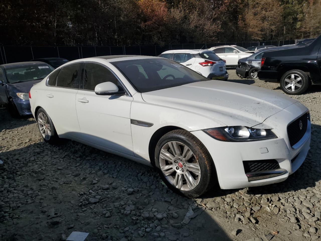 2017 Jaguar XF - Image 4