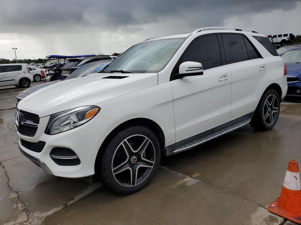2016 Mercedes-Benz GLE - Image 1