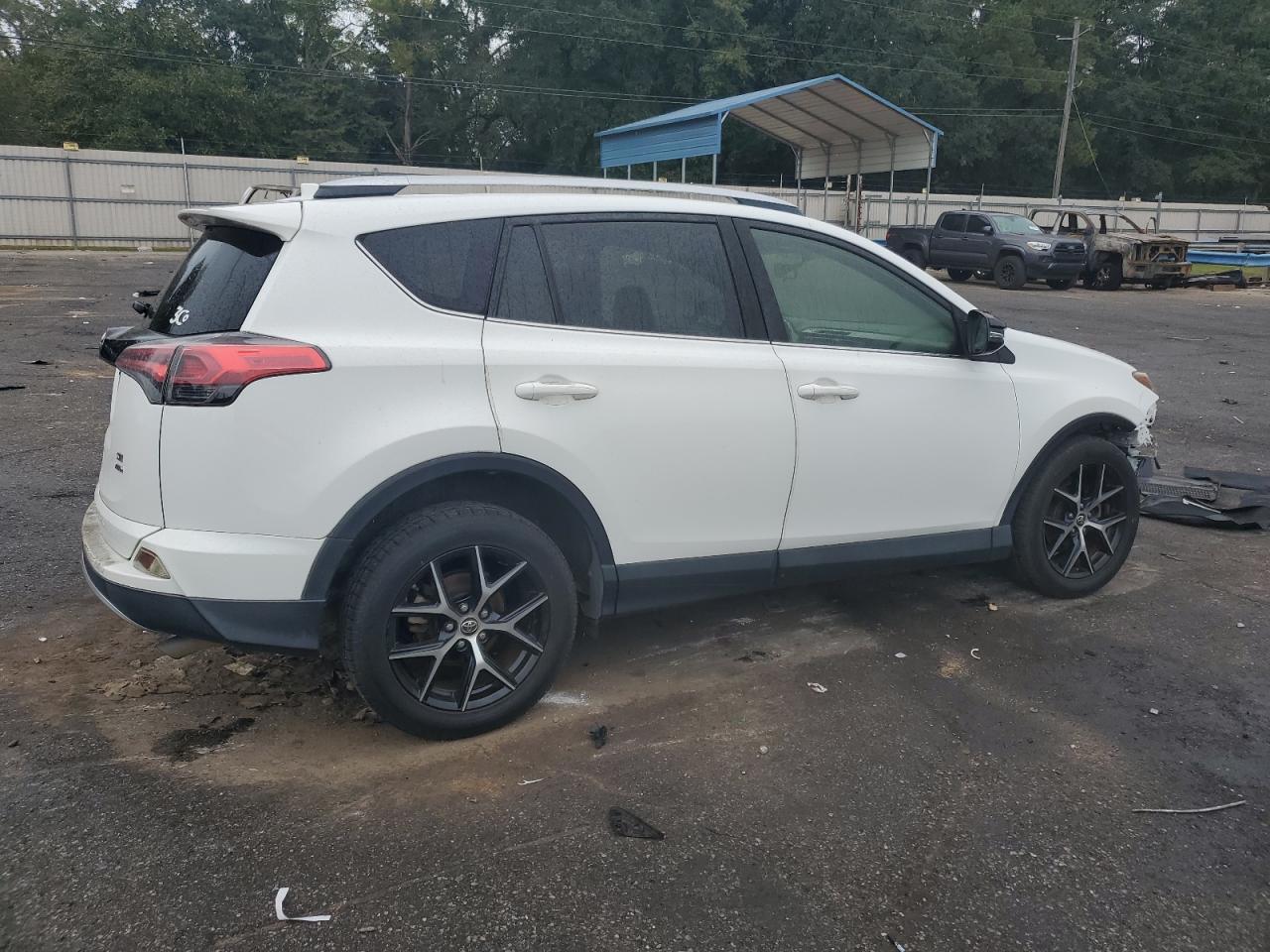 2016 Toyota RAV 4 - Image 3