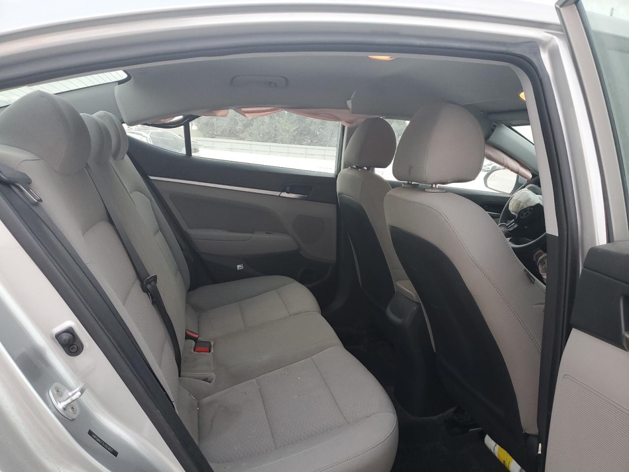 2020 Hyundai Elantra - Image 10