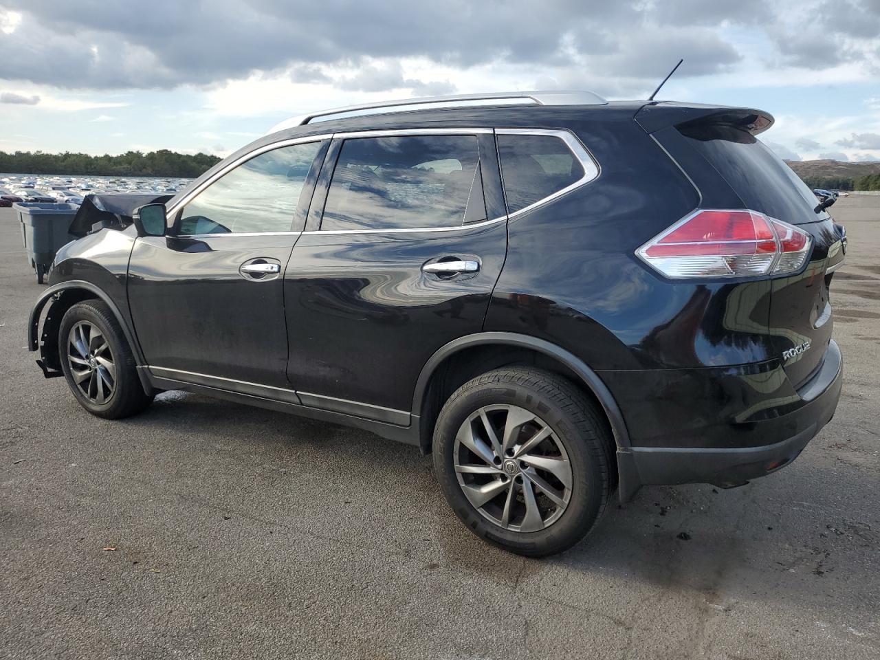 5N1AT2MV8FC825980 2015 NISSAN ROGUE - Image 2