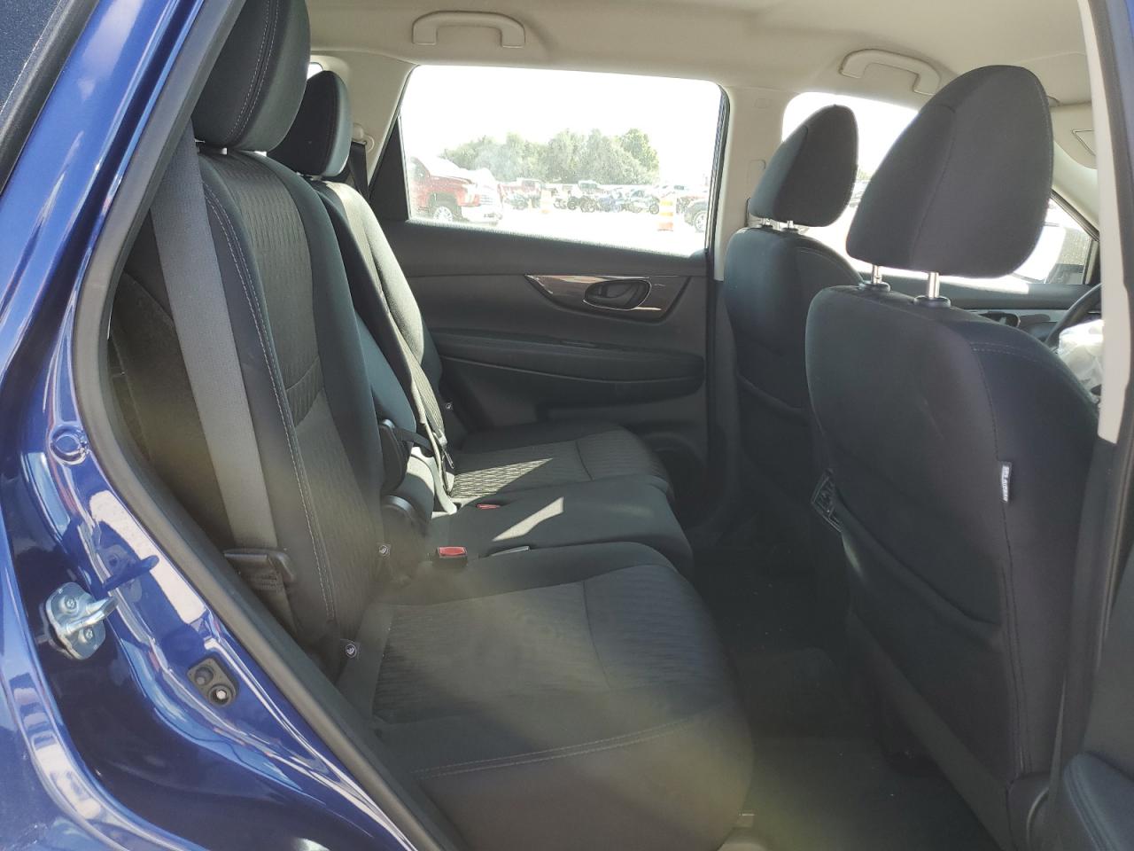 2019 Nissan Rogue - Image 11