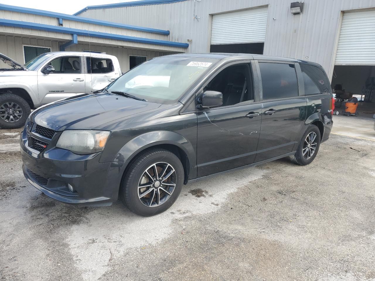 2018 Dodge Caravan - Image 1