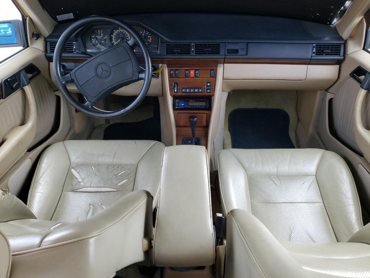 WDBEA30D4LB250047 1990 Mercedes-Benz 300 E