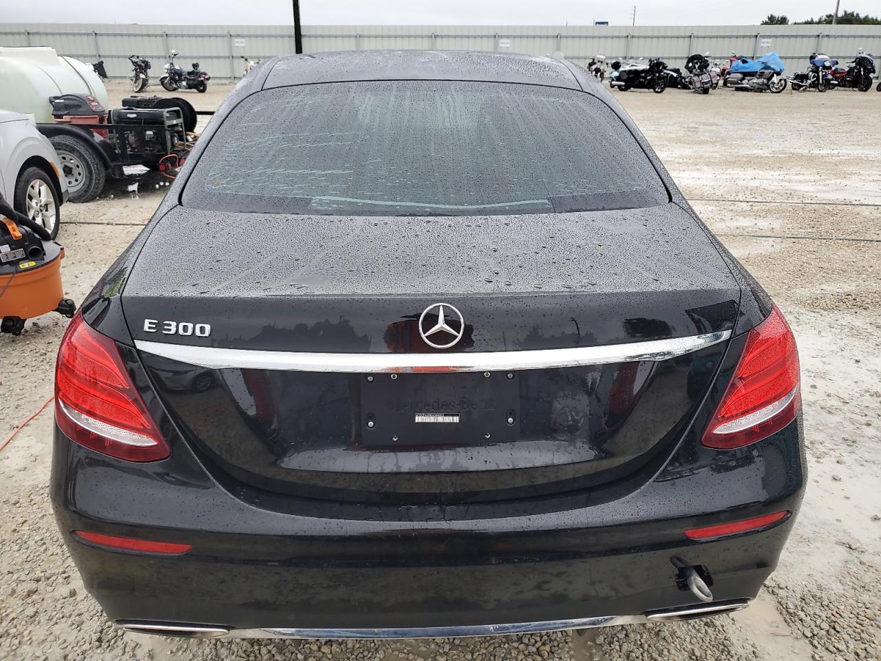 2019 Mercedes-Benz E 300 VIN: WDDZF4JB8KA584003 Lot: 74442154