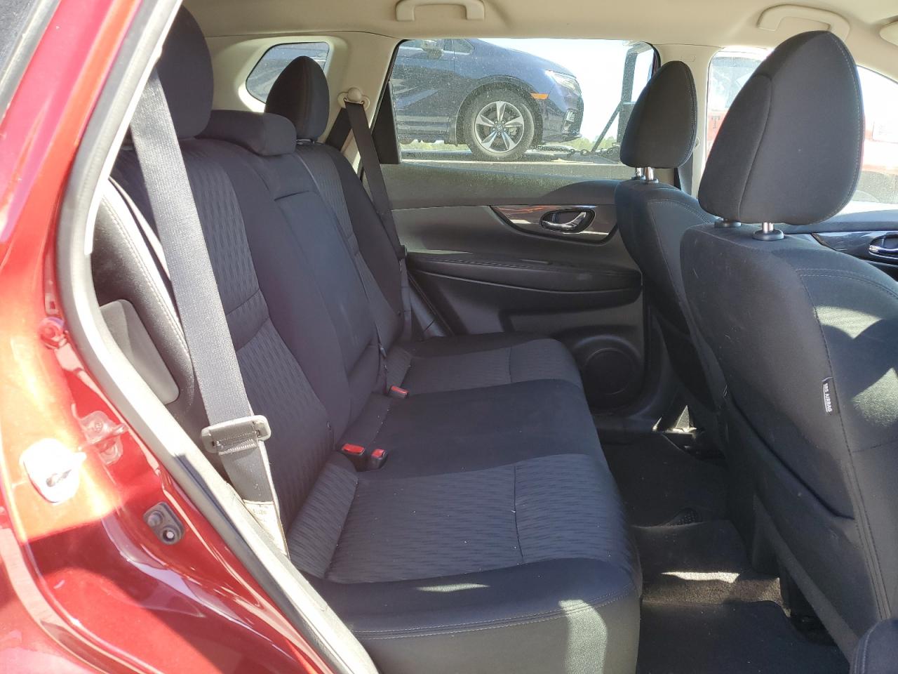 2018 Nissan Rogue - Image 11