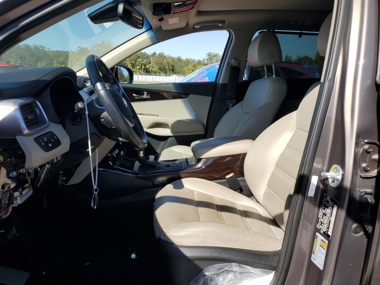 2019 Kia Sorento - Image 7