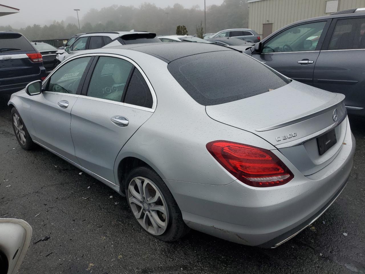 VIN 55SWF4KB4GU112664 2016 MERCEDES-BENZ C-CLASS no.2