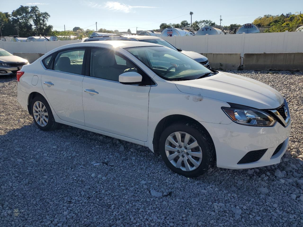 2017 Nissan Sentra - Image 4