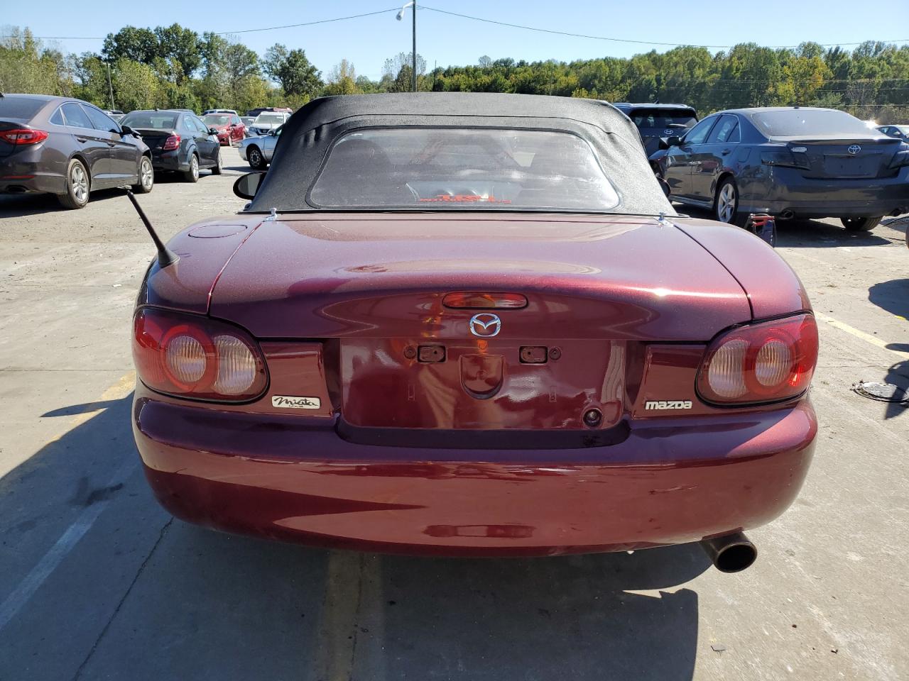 2003 Mazda Mx-5 Miata Base VIN: JM1NB353830302483 Lot: 74791754