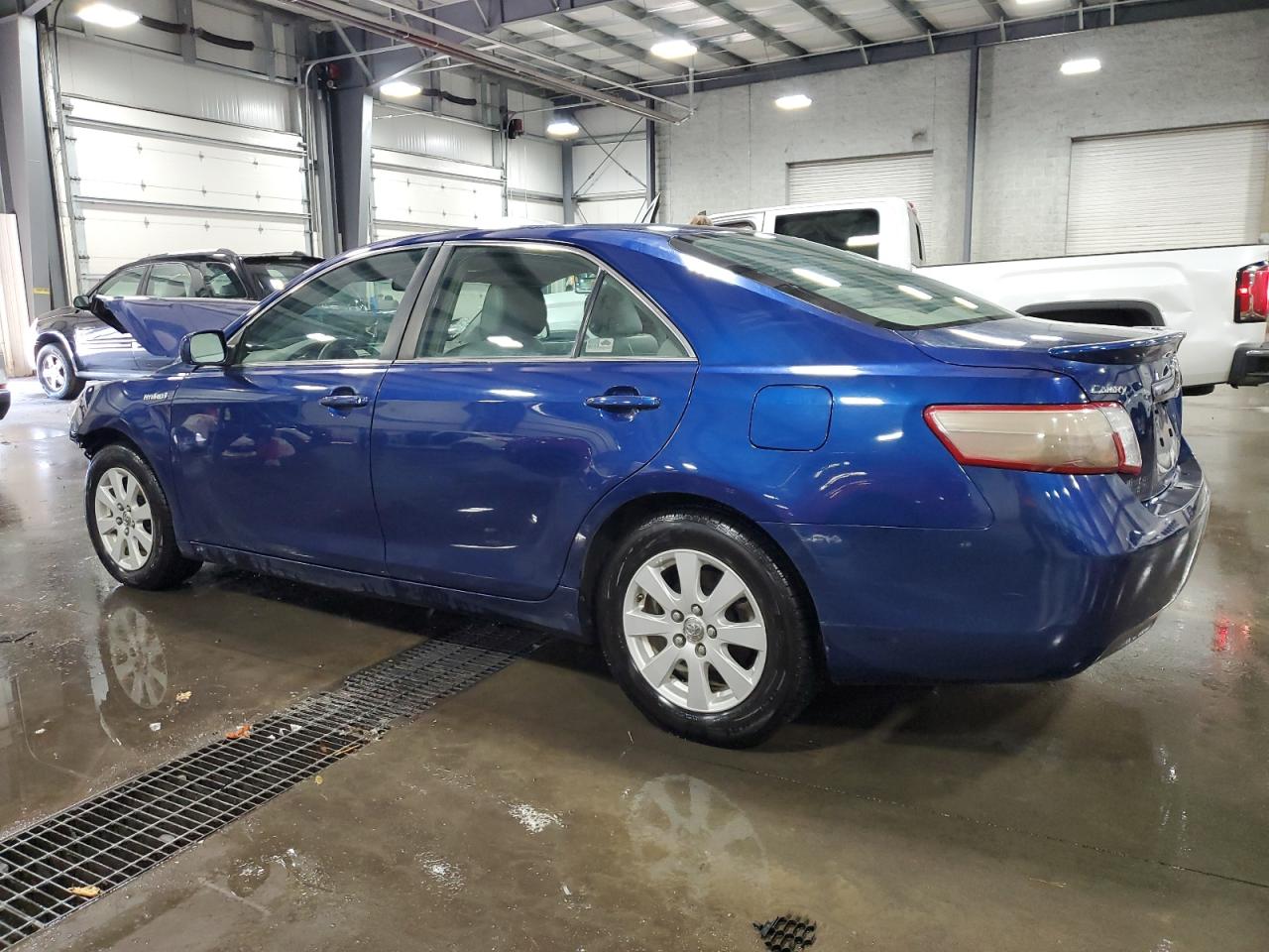 2009 Toyota Camry - Image 2
