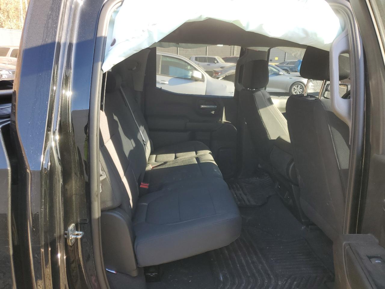 2021 Chevrolet Silverado - Image 11