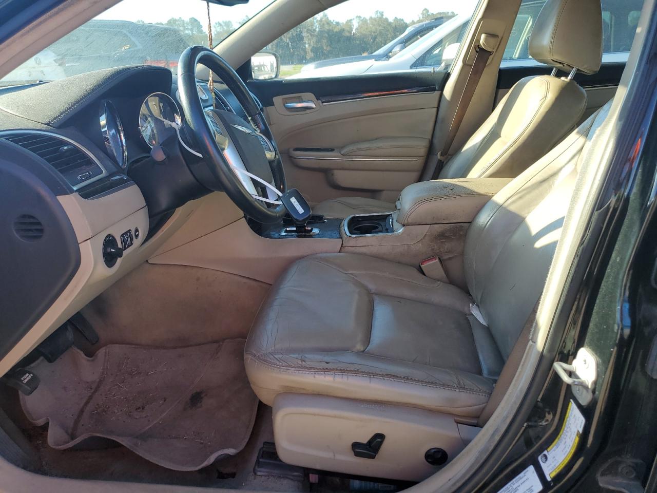 2013 Chrysler 300 - Image 7