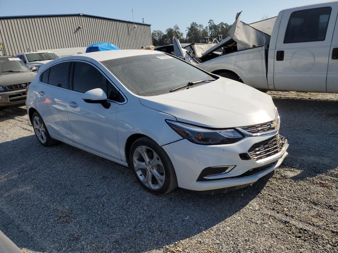 2018 Chevrolet Cruze - Image 4
