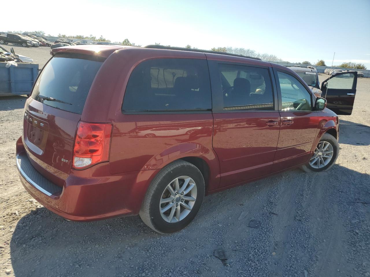 2015 Dodge Caravan - Image 3