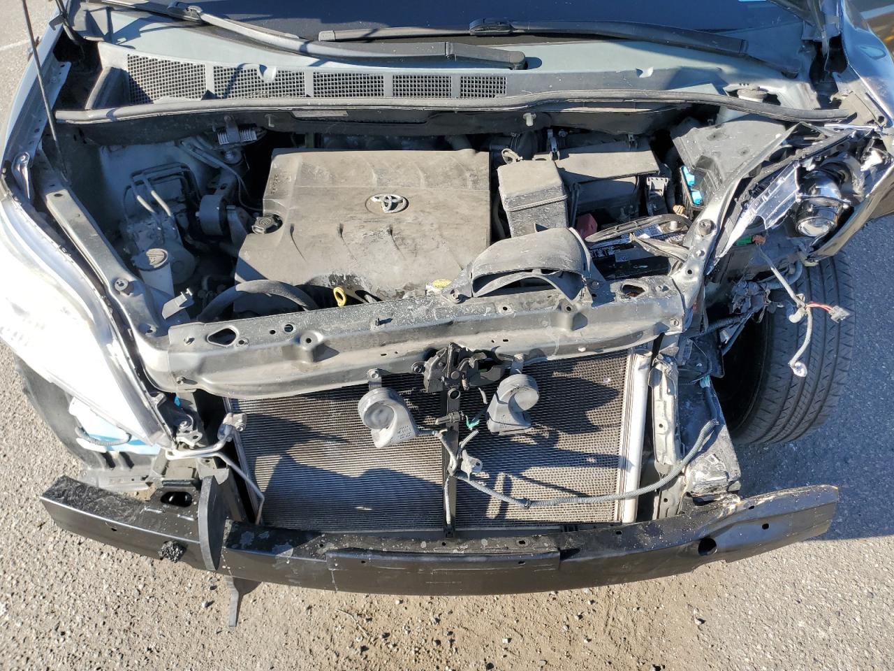 2011 Toyota Sienna - Image 13