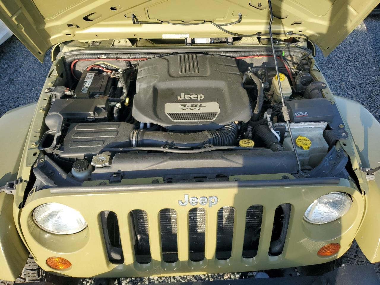 1C4BJWEG1DL629513 2013 Jeep Wrangler Unlimited Sahara