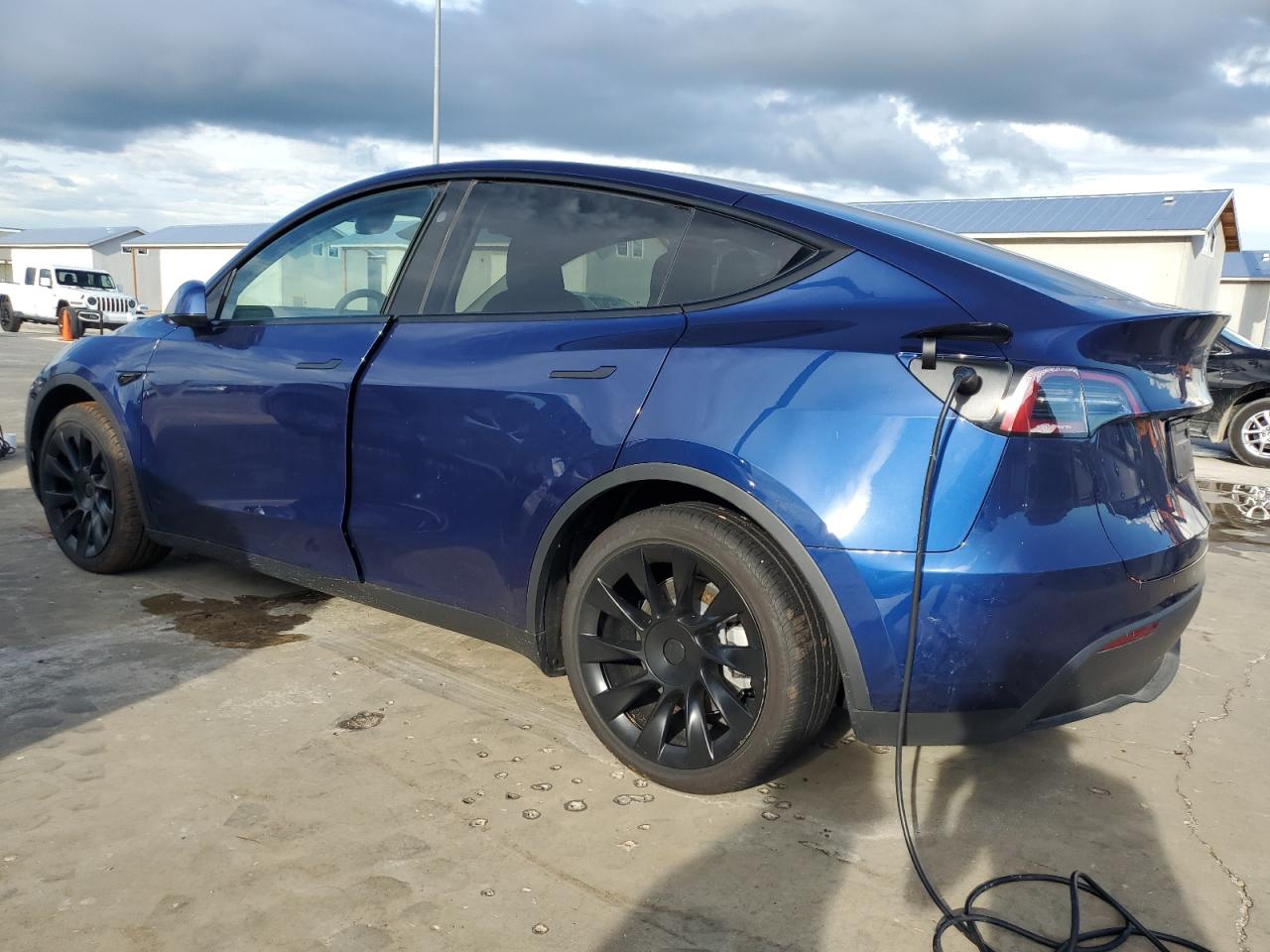 7SAYGDED7RF009376 2024 Tesla Model Y