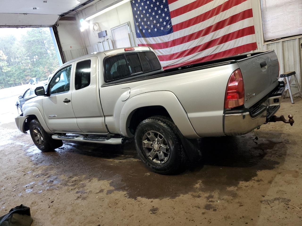 2006 Toyota Tacoma - Image 2