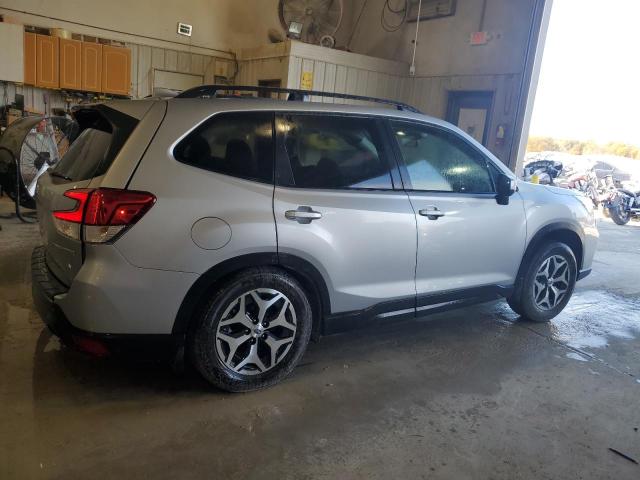  SUBARU FORESTER 2019 Сріблястий