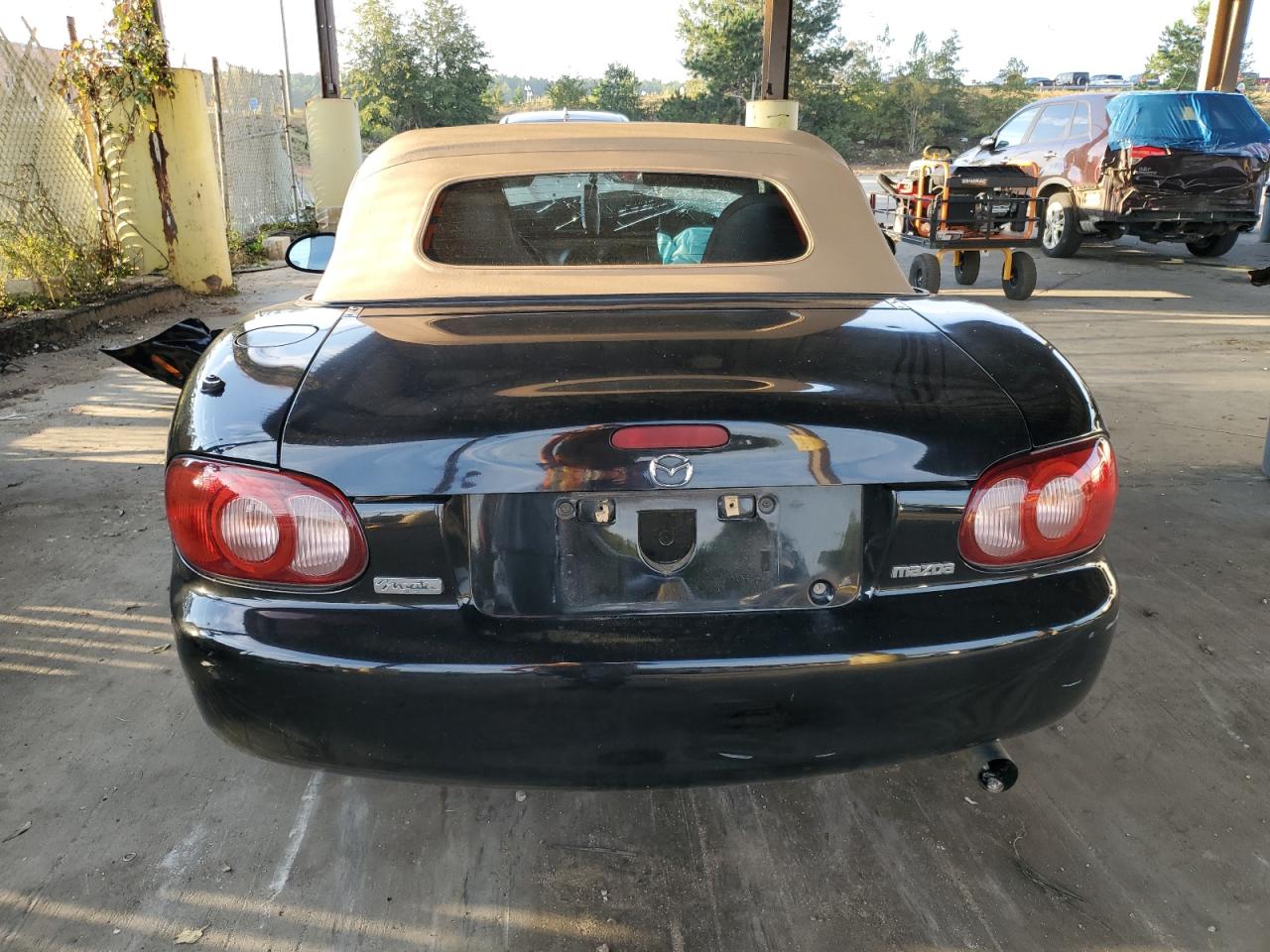 JM1NB353610201133 2001 Mazda Mx-5 Miata Base