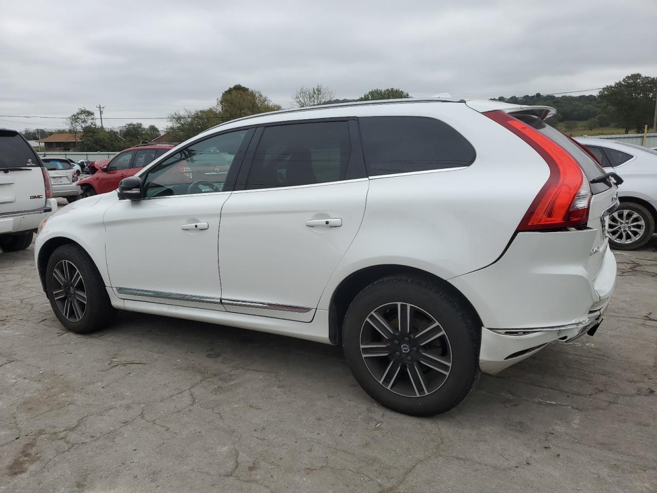 VIN YV440MRR9H2063248 2017 VOLVO XC60 no.2