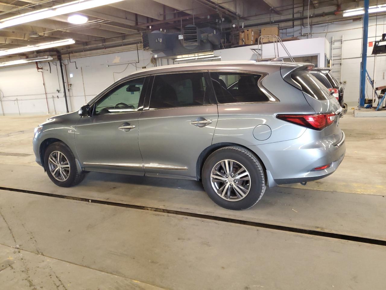 2016 Infiniti QX60 - Image 2