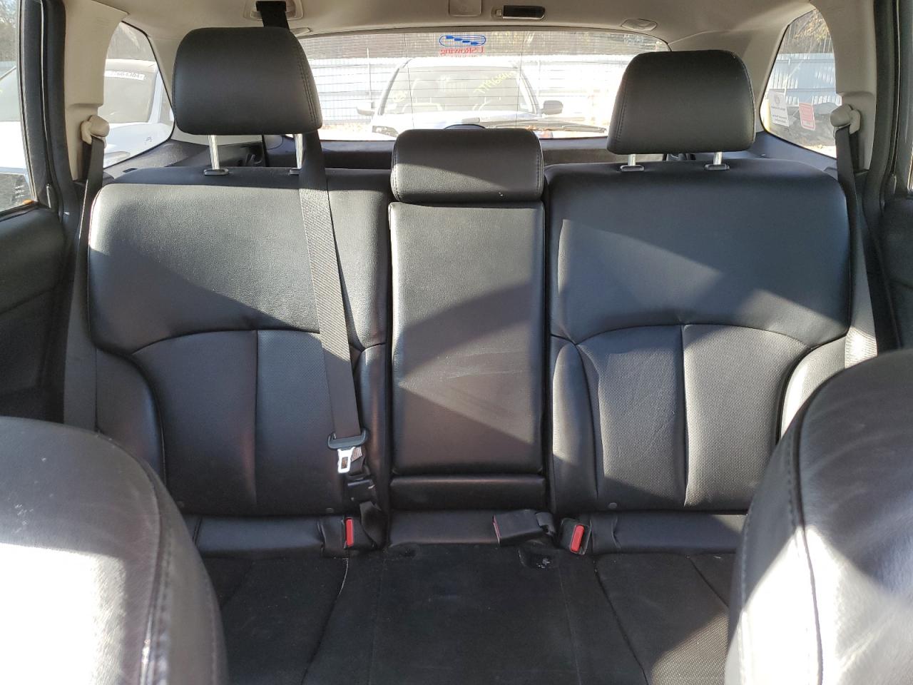 2012 Subaru Outback - Image 10