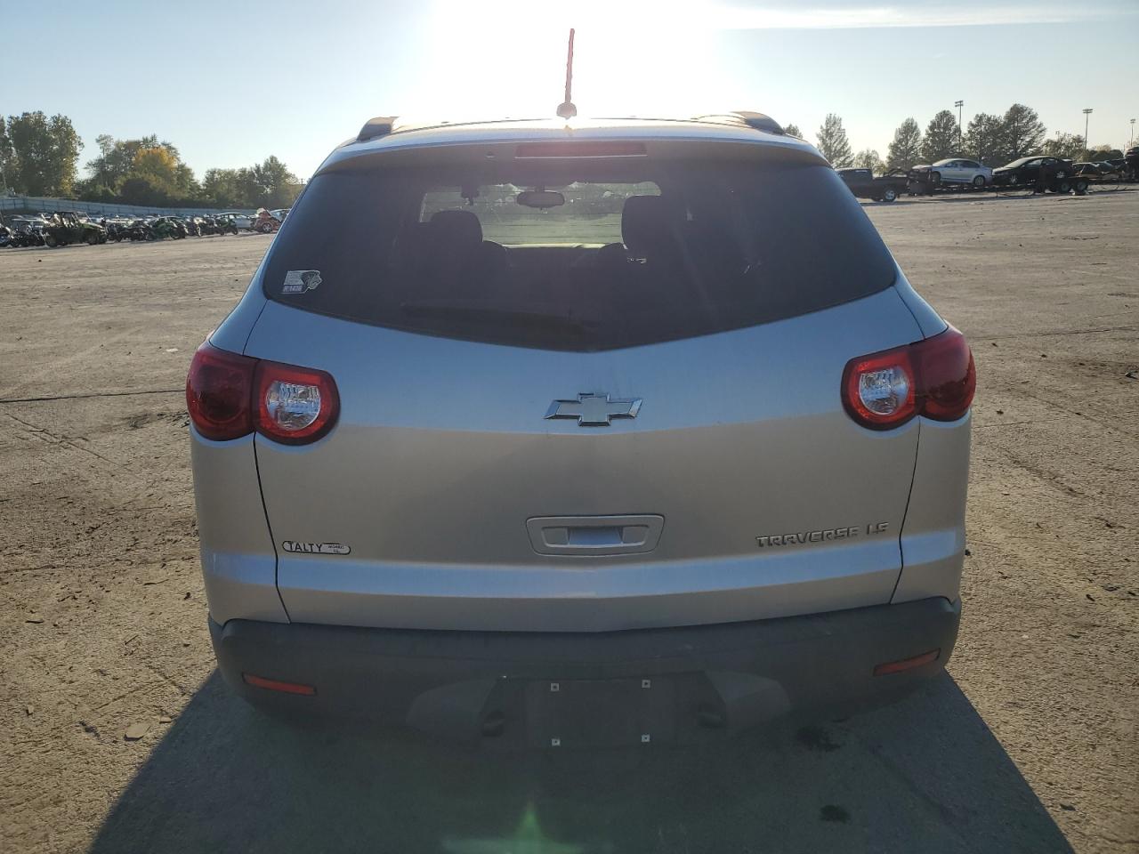 2010 Chevrolet Traverse - Image 6