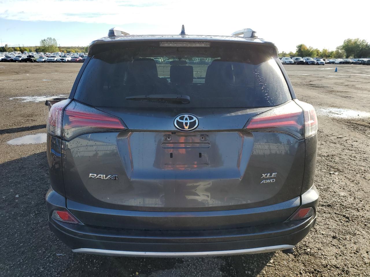 2T3RFREV3GW499218 2016 Toyota Rav4 Xle