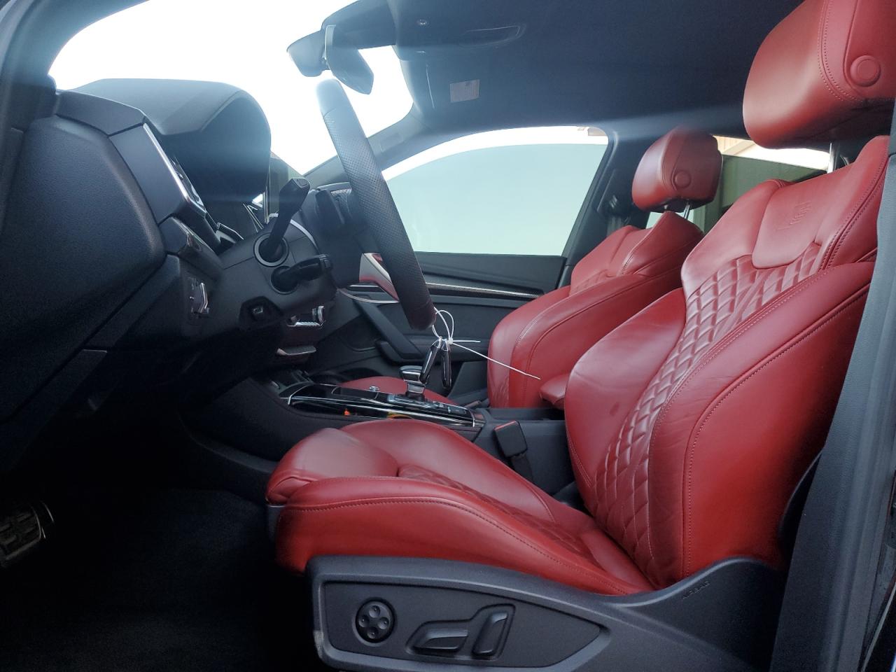 2023 Audi SQ5 - Image 7