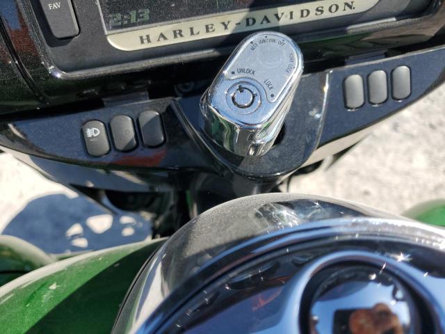 undisplay HARLEY-DAVIDSON FL 2015 Зелений