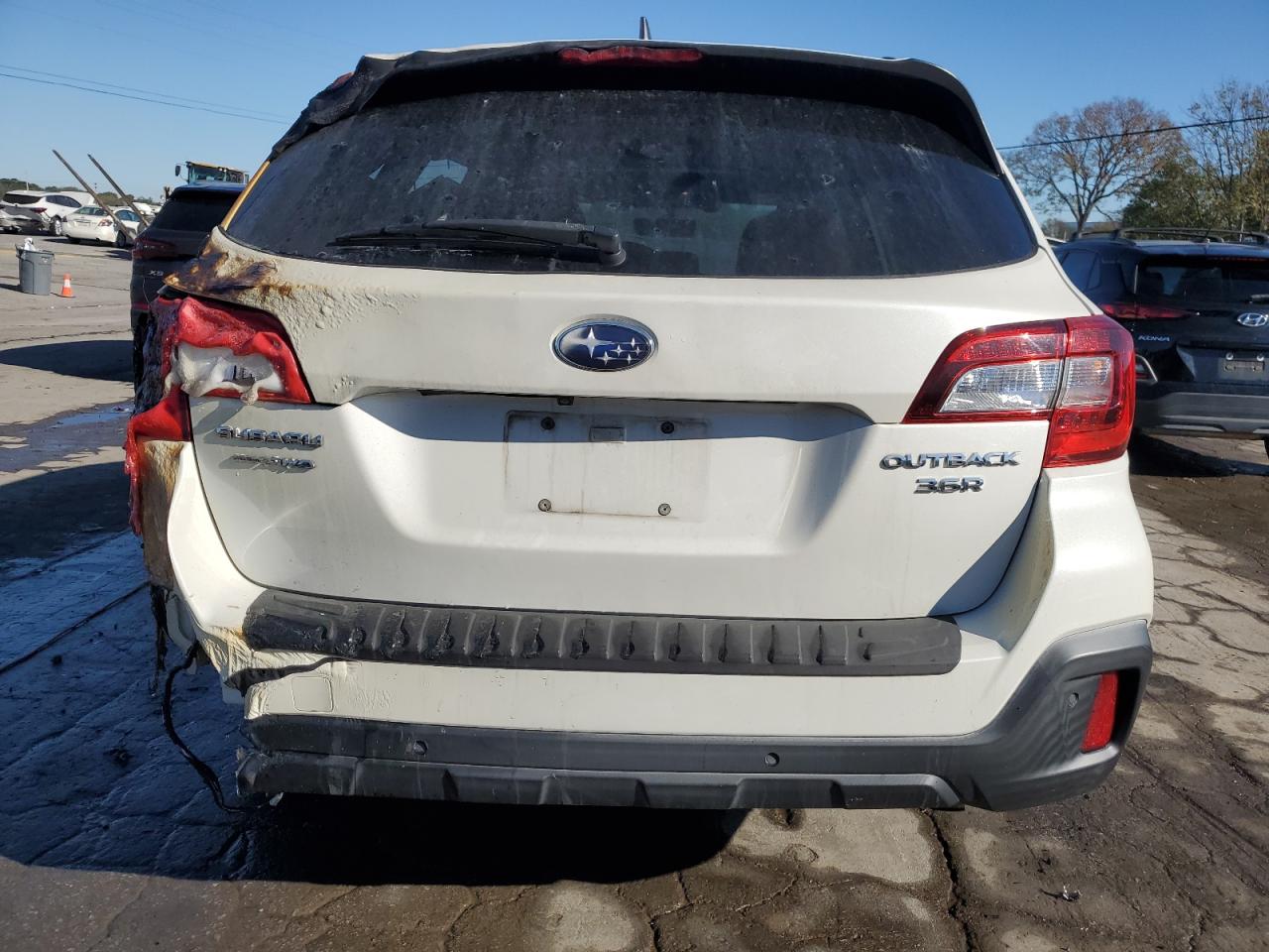 2018 Subaru Outback - Image 6