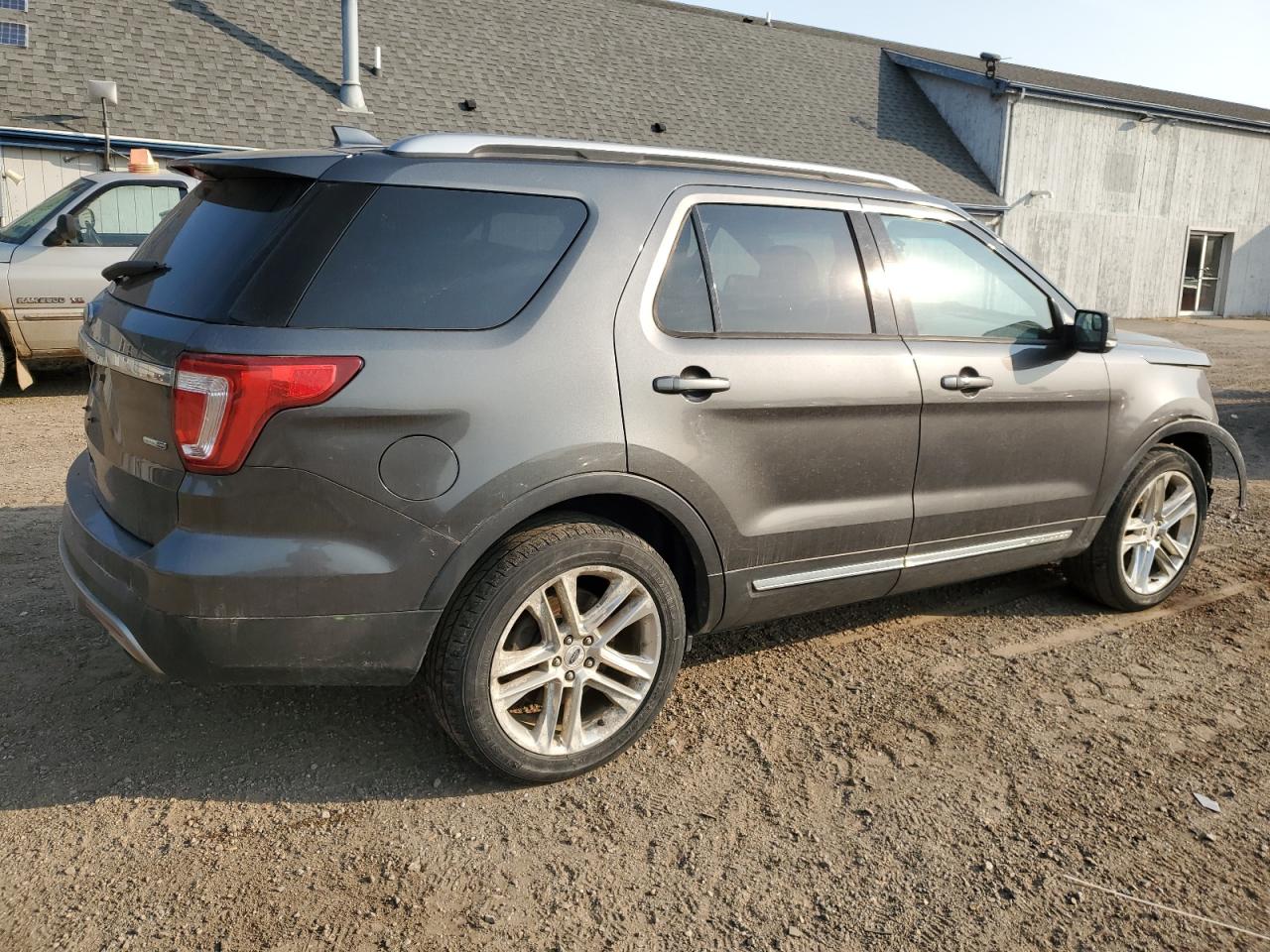 VIN 1FM5K8D80GGB41095 2016 FORD EXPLORER no.3