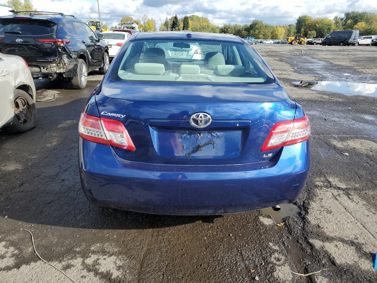 2010 Toyota Camry - Image 6