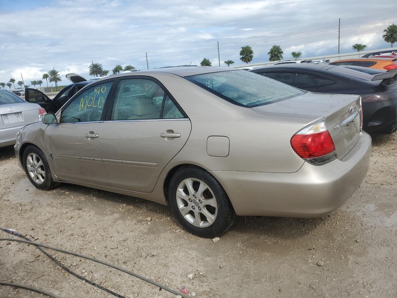 2005 Toyota Camry - Image 2