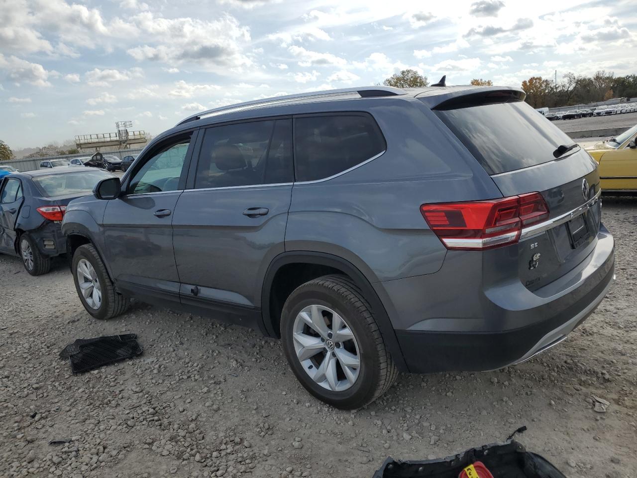 2018 Volkswagen Atlas - Image 2