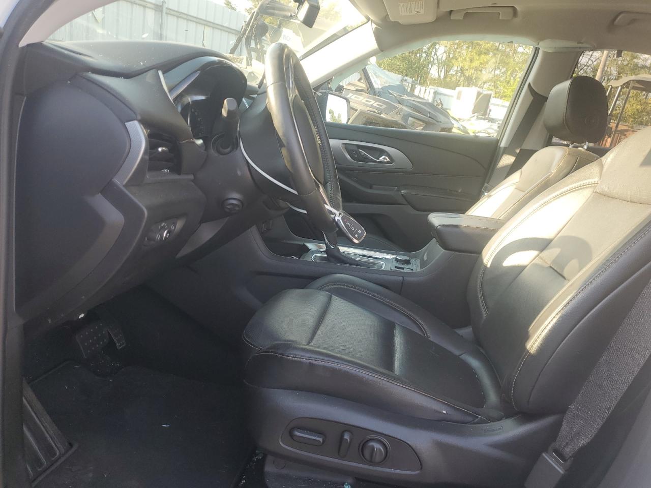 1GNEVJKW5JJ121446 2018 Chevrolet Traverse Premier