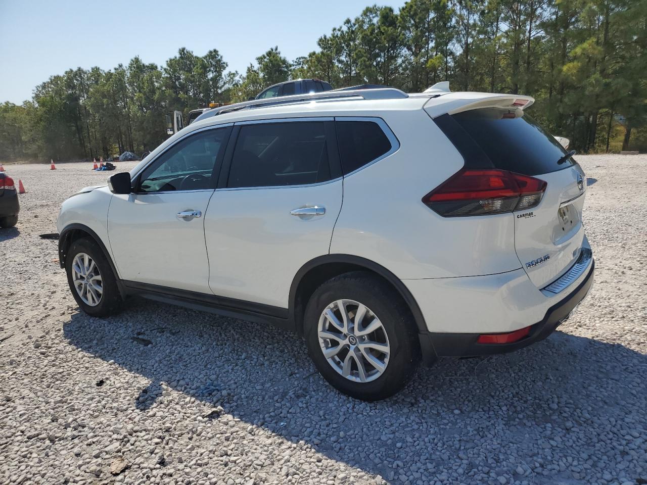 2017 Nissan Rogue - Image 2