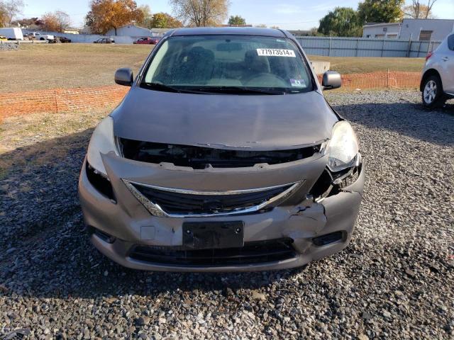  NISSAN VERSA 2013 Сірий